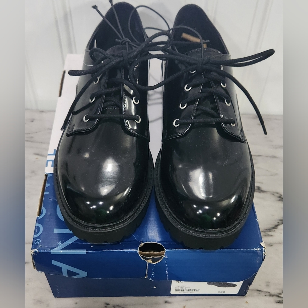 NWT Arizona women's Logan black oxford shoes size 11